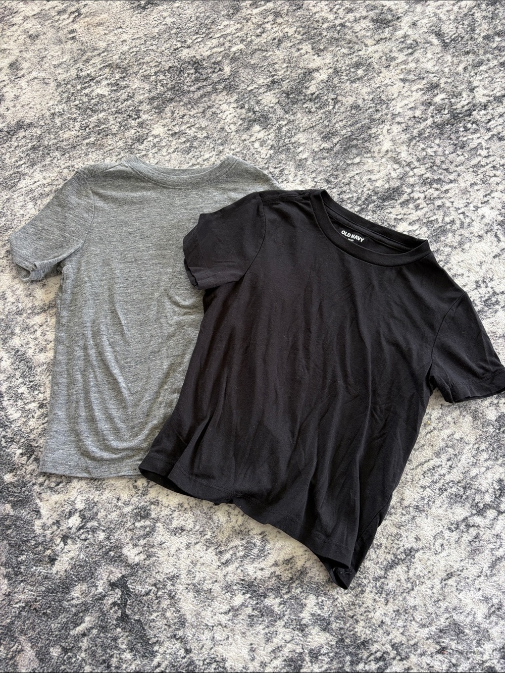 Old Navy Kids Short Sleeve Tees in Black and Gray - 2 Pack